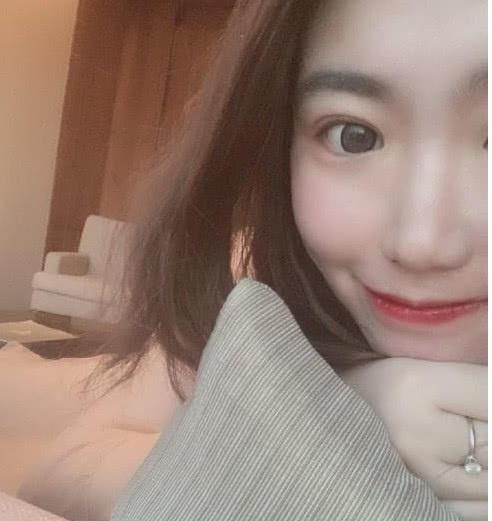 骚男前妻七七现身直播间？对方只说了一句话，骚男脸色当场就变了