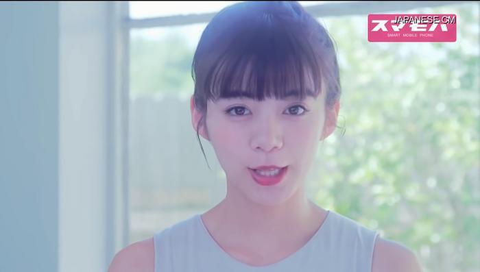 池田依来沙的胸有多大？当她侧身的那一刻，网友：老婆真好看！