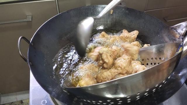 糖醋排骨怎么做好吃掌握1个诀窍（正宗糖醋排骨的做法）(7)