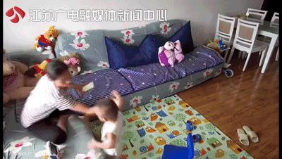 【要紧】掌掴、鞋底抽脸…3分钟时间，保姆殴打两岁男童10多次
