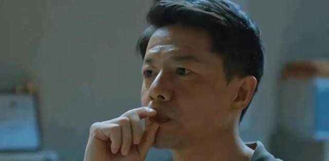 王源吸烟事件(于文文公共场合抽烟被夸奖王源被批评)