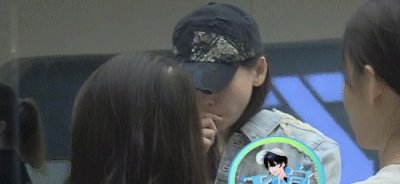 ​王源吸烟事件(于文文公共场合抽烟被夸奖王源被批评)