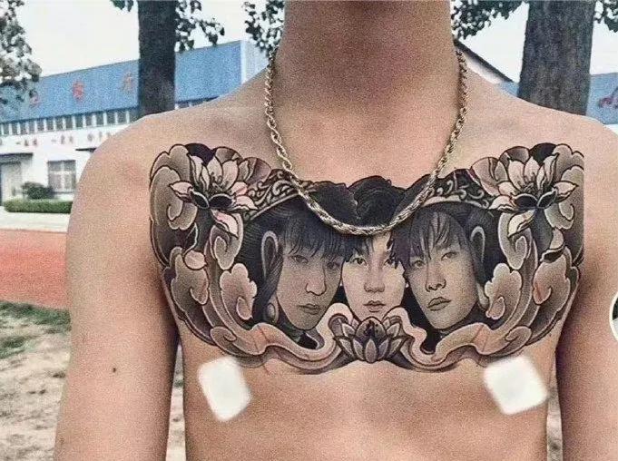 网友把TFBOYS头像文身上（粉丝纹身TFBOYS三人照片）