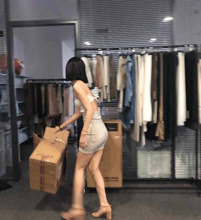 王思聪时间最长的女友，身材撩感爆表，难怪王大少都不能自拔