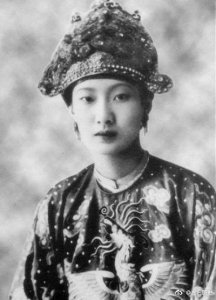 ​越南末代皇后的凄婉传奇人生