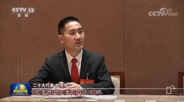 千里背母亲上大学的男孩现状（曾千里背母上大学感动无数人）(1)