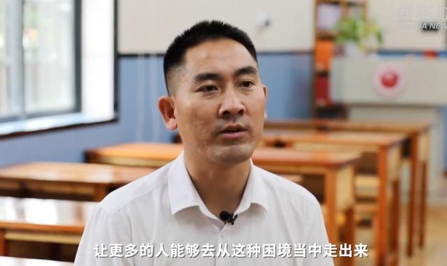 千里背母亲上大学的男孩现状（曾千里背母上大学感动无数人）(3)