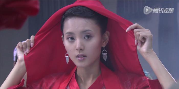 楚留香传奇中宋甜儿有7个扮相，新娘装像个男人，还是宫主装最美