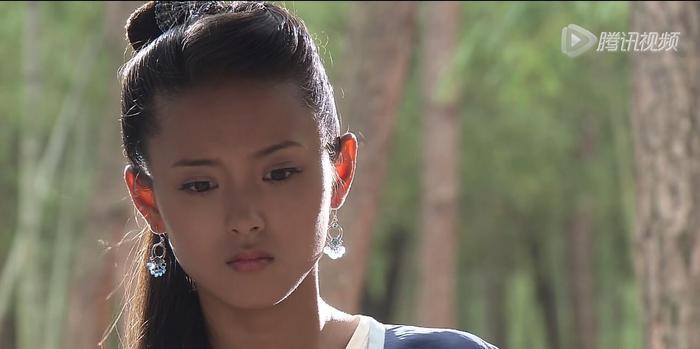楚留香传奇中宋甜儿有7个扮相，新娘装像个男人，还是宫主装最美
