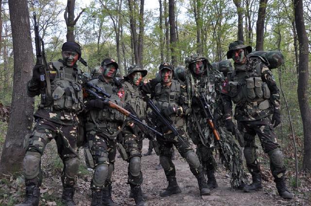 特种兵执行任务时,为什么脸上要涂迷彩?