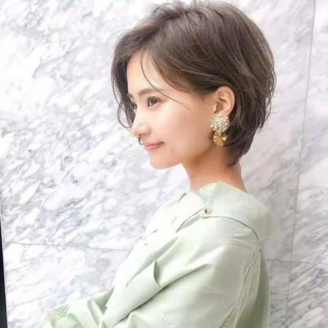 头发少的人适合的发型(3个技巧+3款发型)(8)