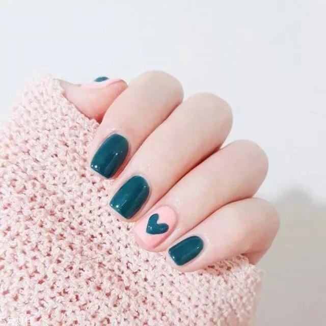 蓝绿色美甲适合冬天吗 6款秋冬蓝绿色美甲