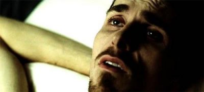 ​道歉的句子自责内疚（自责内疚对不起的句子 对伤害的人内疚的说说）