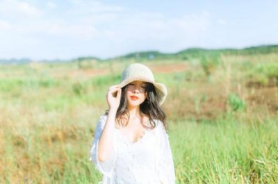 ​描写女生的句子95句