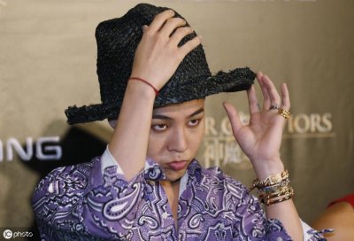 ​权志龙黑卡是什么_揭秘权志龙一年赚多少