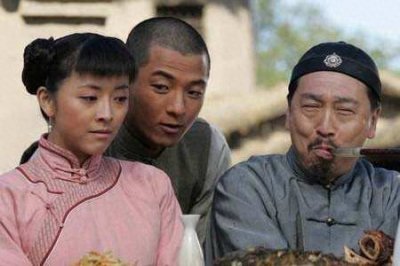 ​《闯关东》中的朱传杰是一个很有商业头脑的企业家，可惜生在战乱