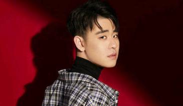 张云雷为什么坠楼 张云雷被停演的原因 张云雷为什么坠楼 张云雷被停演的原因