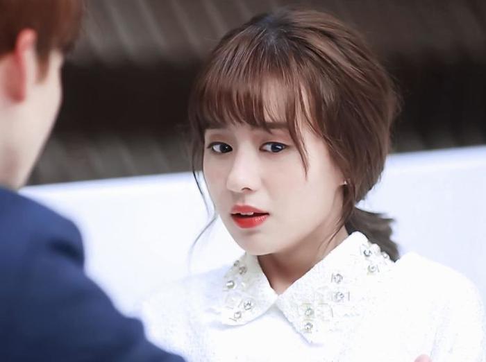 本以为郑合惠子离不开刘海,当她撩起后,又美又飒让人认不出来!