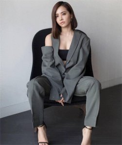 ​蔡依林——中国华语流行乐女歌手、舞者、服装设计师