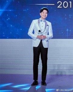 ​萧正楠歌手到演员，由乐坛当红新人到TVB当家小生