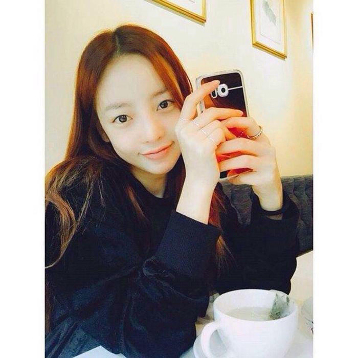 90后女星,参演过《城市猎人》,曾对男友施暴,被发现家中轻生