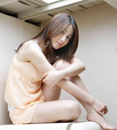 妻子含泪出轨张行长 竟说这一切都是为了我