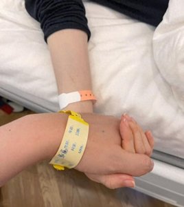 ​主持人沈涛官宣生子，老婆颜值不输明星，《王牌》家族没人送祝福