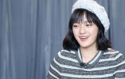 ​和女生聊天她总发表情是什么意思啊？