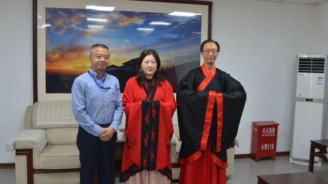 跳水皇后伏明霞简介（跳水女皇伏明霞近况）(6)