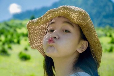 ​小说：女友向小伙道歉，请求他原谅自己，小伙一口拒绝，看呆众人