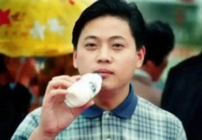 ​王均瑶：中国包飞机第一人，38岁早逝，漂亮老婆携19亿改嫁司机？