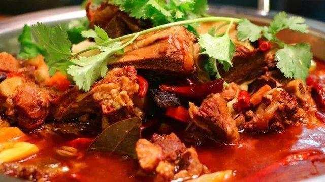 冬季让你大汗淋漓美食，麻辣排骨火锅，做法简单