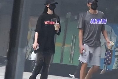 ​林更新恋情曝光！女友是小11岁“南艺校花”，又高又瘦神似谢娜！