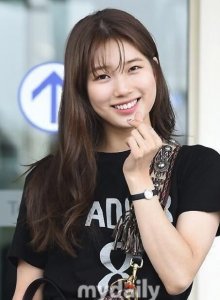 ​秀智胖了！粉丝：肉脸圆圆的很可爱