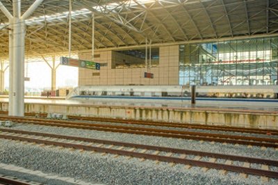 ​D2287动车路线上的台州西站