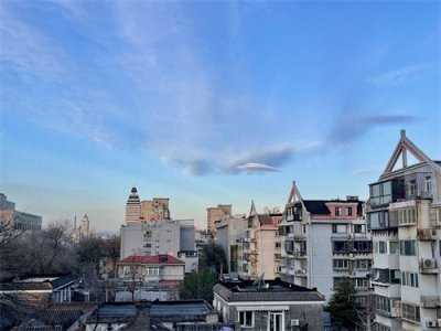 ​北京天空出现神秘“飞碟云”