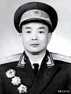 ​海军东海舰队原司令员——刘浩天