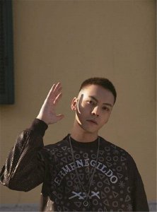 ​有“种痞”帅叫陈伟霆，看到他的寸头造型，网友：男人该有的样子