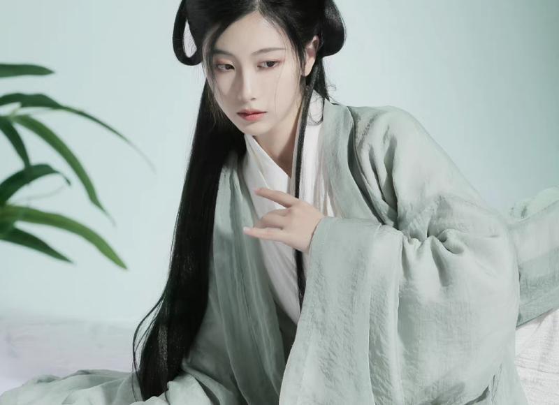 妻子嫌孩子吵闹,将两岁多的孩子独自留在家里,自己出去打麻将 妻子嫌孩子吵闹,将两岁多的孩子独自留在家里,自己出去打麻将