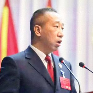 ​他追光的背影，化作一面旗帜——妻子、同事、同学追忆“全国模范检察官”潘非