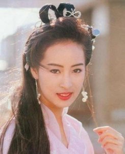 ​“铁心兰”黎美娴：19岁一夜成名，39岁嫁入豪门，54岁恩爱如初
