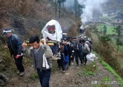 ​贵州苗族的特殊葬礼，洞葬究竟有什么特点？