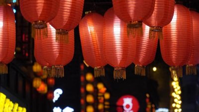 ​春节古诗词10首 | 爆竹声中一岁除，春风送暖入屠苏