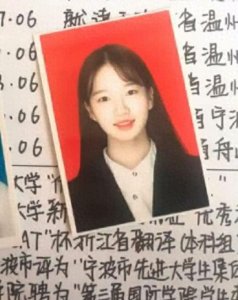 ​从小学到大学，网友争相晒出“最美证件照”，堪称颜值巅峰