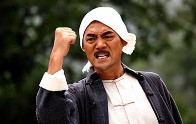 ​老戏骨巍子：与妻子分手净身出户抱儿子痛哭，如今儿子成他的骄傲