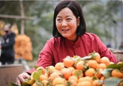 ​王茜华暴瘦眼睛红肿！紧搂老公娇羞似少女，大秀恩爱力破婚变传闻