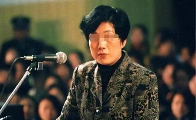 ​湖南“美女贪官”蒋艳萍：以色谋权敛财1000万，为逃死刑狱中怀孕