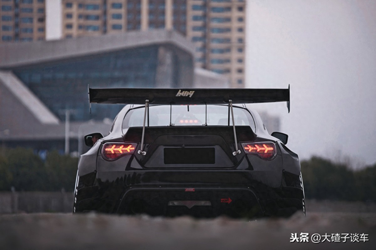 爆改斯巴鲁BRZ，不服赛道刚一刚，干就完了