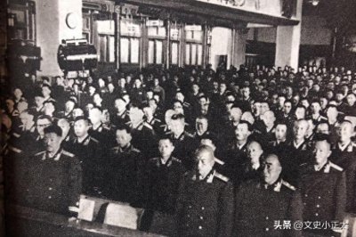 ​1955年，迟浩田自报大尉却迟迟没有通过，最终被授予什么军衔？