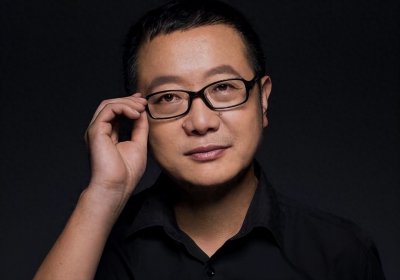 ​奥巴马称赞不已的中国科幻第一人，刘慈欣在《三体》中讲了什么？